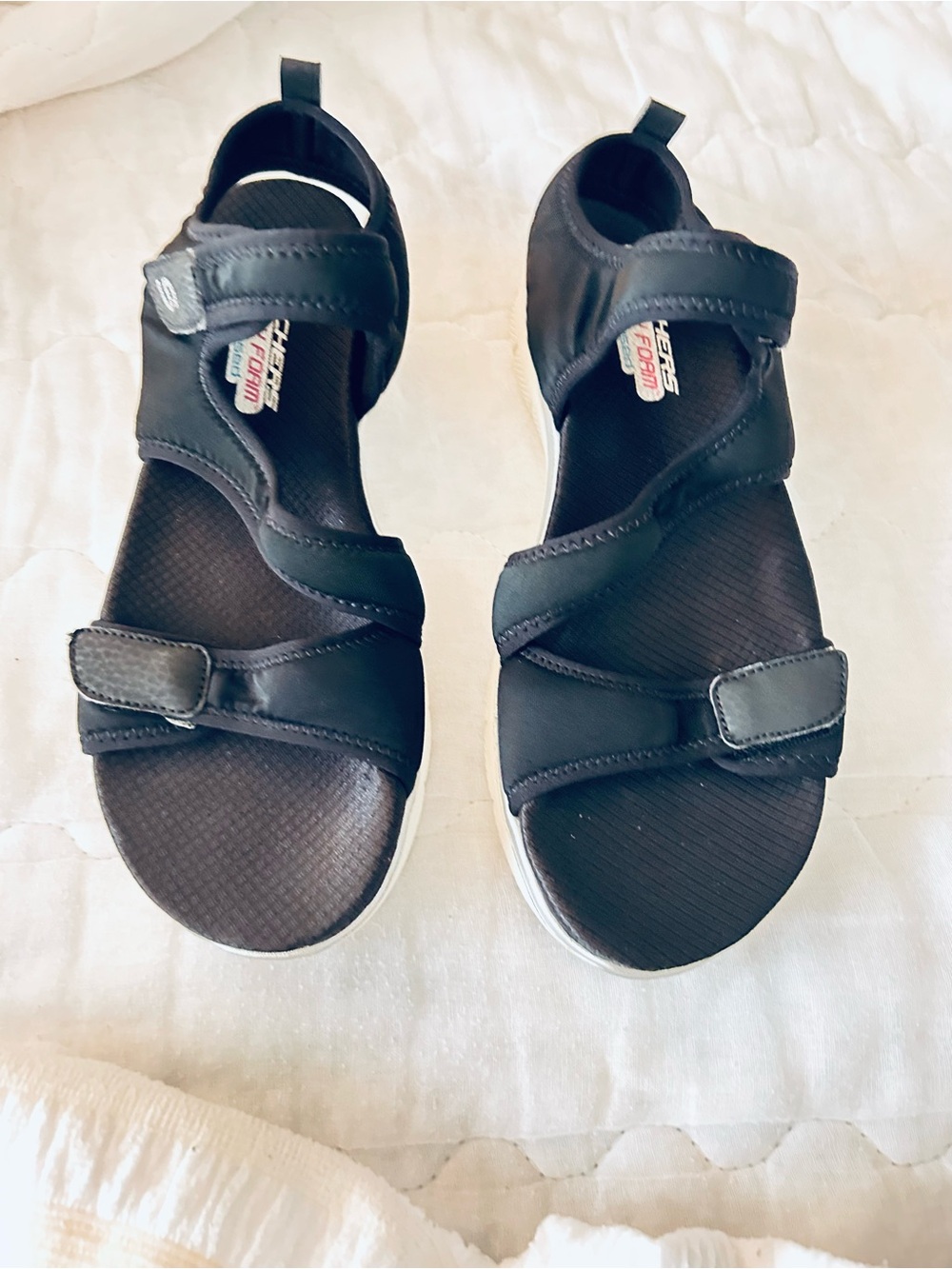 Women’s Skechers memory foam gel infused sandals size 9